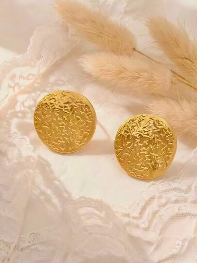 A Set Of Two Vintage-Style French 18K Gold-Plated Earrings Featuring Circular Textured Studs. These Women's Stainless Steel Earrings Are Bold And Statement-Making, Crafted From Hypoallergenic 304 Stainless Steel. They Make The Perfect Gift For Female Friends On Holidays And Birthdays, And Are Ideal For Parties, Weddings, Special Occasions, And Everyday Wear.