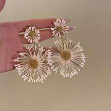 1pc European And American Fashion New Floral Tassel Earrings - Sweet Personalized Versatile Vacation Style Earrings - Multicolor 2 - View 3