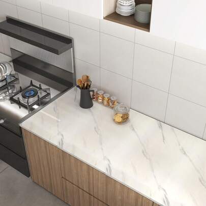 1 cuộn giấy dán tường màu trắng xám, đã bóc sẵn, giấy dán tường giả đá cẩm thạch trắng xám có thể tháo rời, chất liệu vinyl, bề mặt bóng hiện đại, thích hợp để trang trí phòng ngủ, phòng tắm, nhà bếp và các phòng khác.
