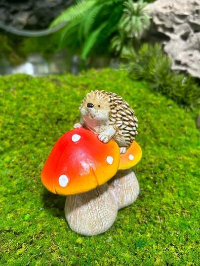 可爱树脂刺猬蘑菇雕塑 - 耐候迷你摆件 - 适合装饰花盆、阳台、庭院、花园 - 可摆放在家居书桌和迷你花园中 - 是送给自然爱好者的完美礼物