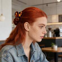 女士绿色四叶草发夹，采用醋酸纤维塑料制成，饰有小巧的四叶草图案，是爱尔兰节日和圣帕特里克节装扮的理想之选。 - 彩色 - 查看 7