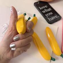 1支趣味香蕉造型圆珠笔 - 独特逼真的按压式设计，书写流畅，符合人体工学的握笔设计 - 趣味书写用品 - 彩色 - 查看 2