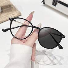 Ultra-Light Oval Frame Photochromic Glasses For Women, Slimming Effect Without Makeup, Large Frame Plain Glasses, Korean Fashion Photochromic Glasses - 亮黑銀框-變灰 - 查看 8