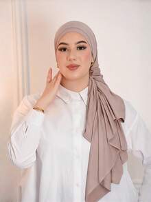 1件装系带式针织头巾。柔软透气，不易起球，系带式头巾——舒适的日常穆斯林头饰，适合所有季节，易于佩戴和搭配。 - Tie-back Hijab - 查看 7