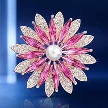 1 Piece Of Sparkling Alloy Rhinestone Brooch With Pink Artificial Crystal Sunflower Design, An Exquisite Women's Pin For Securing, Preventing Wardrobe Malfunctions, And As A Scarf Buckle - Pink - View 7