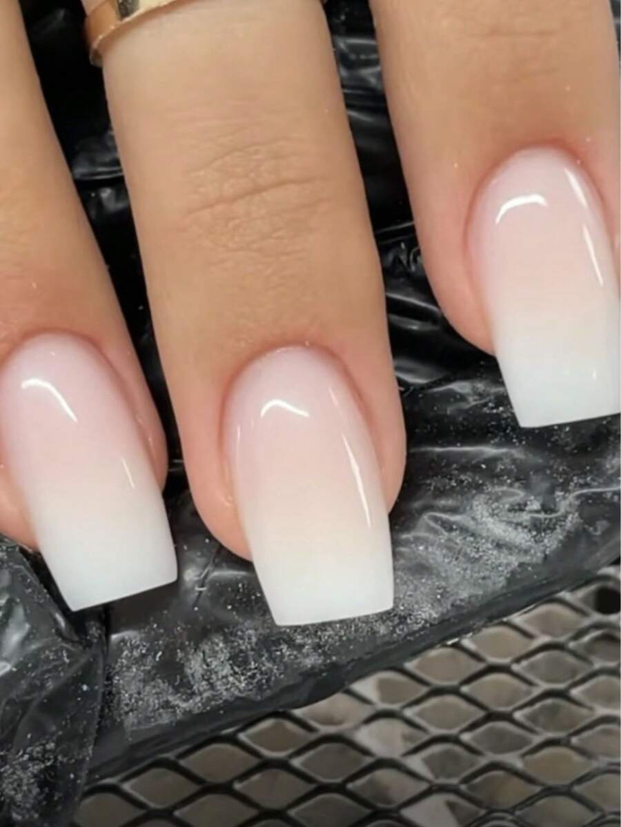 Juego de 24 uñas postizas cuadradas cortas con degradado rosa francés simple para compras diarias, citas, té de la tarde