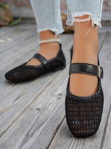1 Đôi giày bệt nữ kiểu Pháp thanh lịch, thiết kế khoét rỗng, giày lười thời trang bohemian mũi vuông quai cài khóa, kiểu dáng retro, thích hợp cho việc đi làm, phù hợp với xu hướng xuân/hè 2026. - màu đen - Xem 2