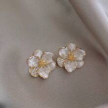 Delicate & Gentle Floral Earrings, Elegant Niche Design Earrings, Luxury High-End Versatile Earrings For Women - Gold - View 5