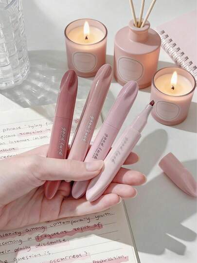 4 قطع أقلام تحديد فلورسنت بطرف مائل، حبر مائي، جاف بسرعة ومقاوم للبقع، قبضة ناعمة، مناسبة لدراسة الكتاب المقدس والملاحظات والتعلم والاستخدام المكتبي