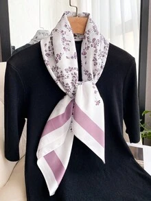 1 chiếc khăn vuông in hoa trang nhã, kích thước 90cm, chất liệu giả lụa, kiểu khăn bandana đa năng thời trang dùng để che nắng, phù hợp cho sử dụng hàng ngày, đi biển và đi nghỉ mát. - tím trắng - Xem 2