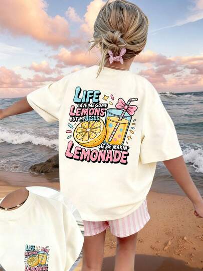 这款印有“生活给了我一些柠檬，但我的耶稣会把它变成柠檬汁”的柠檬图案卡通印花T恤，面料柔软舒适，适合女孩旅行、度假、户外运动、日常穿着、休闲出行等各种场合，是春夏时尚百搭的少女必备单品！