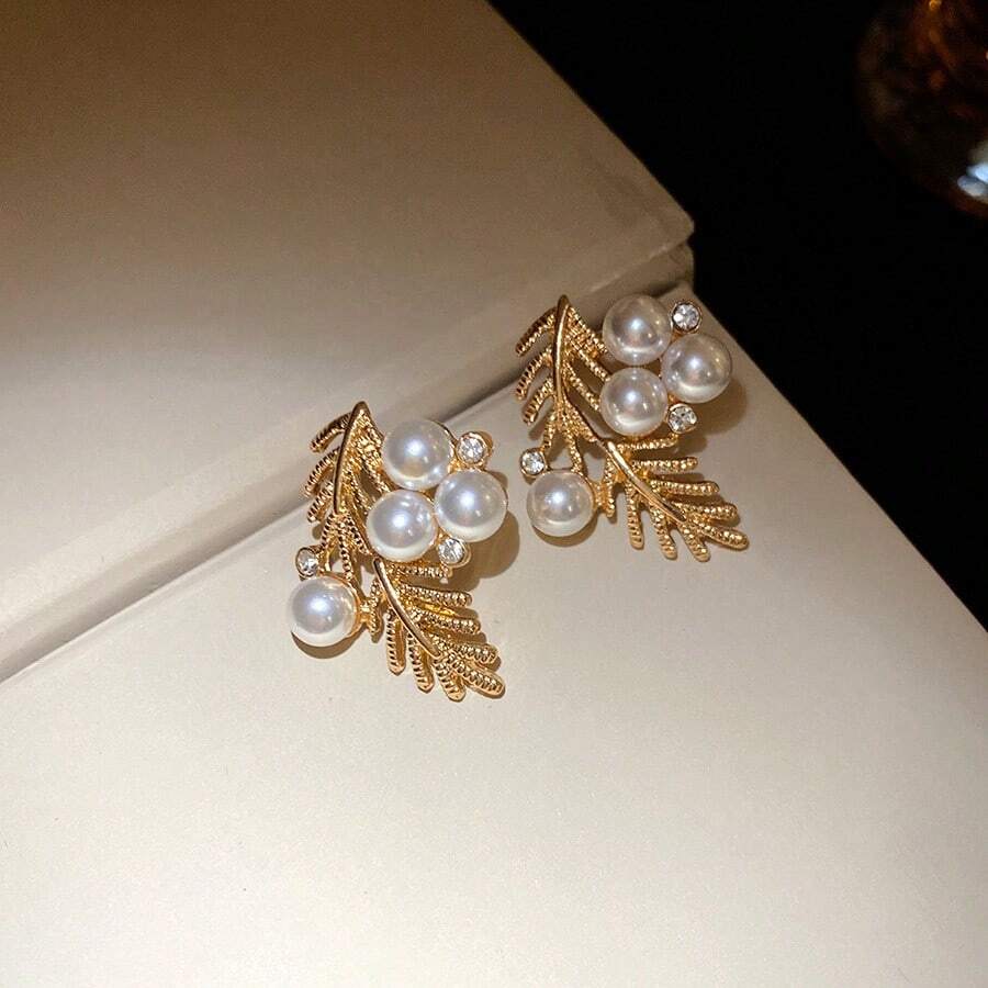 Diamond-Studded Pearl Branch Earrings And Necklace, Vintage Court Style, Elegant Collarbone Chain, Light Luxury High-End Jewelry For Womenjewelry,Gold Jewelry,Necklaces For Women,Suitable For Gifting To Friends, Family, Colleagues, And Teachers, As Well As For Parties, Daily Activities, Outdoor Gatherings, And More. - 銀針--金色 - 查看 1