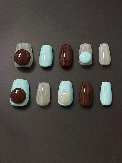 10 móng giả dán thủ công nguyên chất, kích thước trung bình, hình quan tài. Màu sắc chủ đạo là xanh bạc hà trong suốt, xám kem, nâu sô cô la và các hình tròn 3D nhiều màu sắc, mang đến phong cách tối giản nhưng sang trọng. Móng tay nhẹ nhàng, thanh lịch và dễ thương dành cho phái nữ và các cô gái, thích hợp cho mùa xuân, hè, thu, đông, các lễ hội, tiệc tùng và sử dụng hàng ngày.