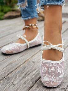 Giày bệt nữ mũi vuông buộc nơ nhẹ nhàng, kiểu dáng thanh lịch như tiên nữ, giày bệt cổ thấp, phong cách Trung Hoa mới, thiết kế khoét rỗng nghệ thuật, thích hợp cho các buổi tiệc tùng, đám cưới. - trắng - Xem 3