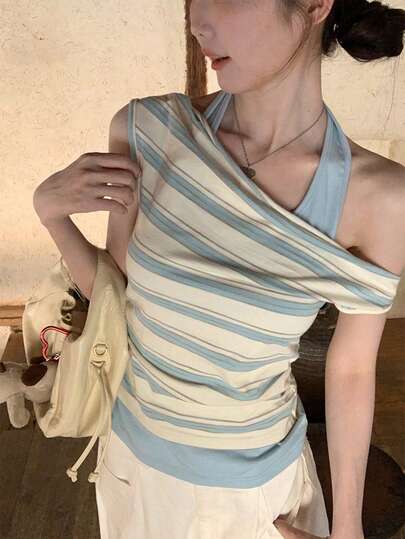 女士蓝色条纹露肩短袖T恤，修身短款垂褶领口上衣，夏季必备