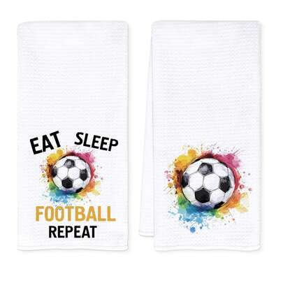 2条彩色足球图案厨房毛巾，16 x 24英寸，清洁布，可水洗重复使用，餐巾，生日礼物，乔迁礼物，厨房用品，家居必需品，适用于烹饪、烘焙、浴室清洁、户外活动和茶会装饰。精致设计提升家居装饰格调。