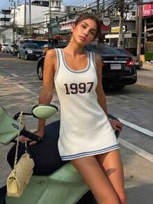 一件女士无袖修身性感吊带针织连衣裙，印有“1997”数字，优雅的Y2K 90年代复古风格，适合街头、派对、夏季度假、庆典、办公、节日装扮、约会之夜、夏季服装、度假装扮，白色 - 白色 - 查看 1