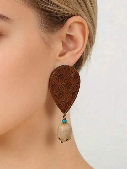 一对手工木雕贝壳纹理耳环，波西米亚风天然水果吊坠耳环，适合海岛度假、乡村郊游和日常佩戴。