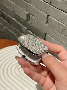 Hộp đựng thuốc mini sang trọng đính đá lấp lánh - Thiết kế thanh lịch, lấy cảm hứng từ trang sức với khóa kim loại chắc chắn. - Nhiều màu - Xem 2