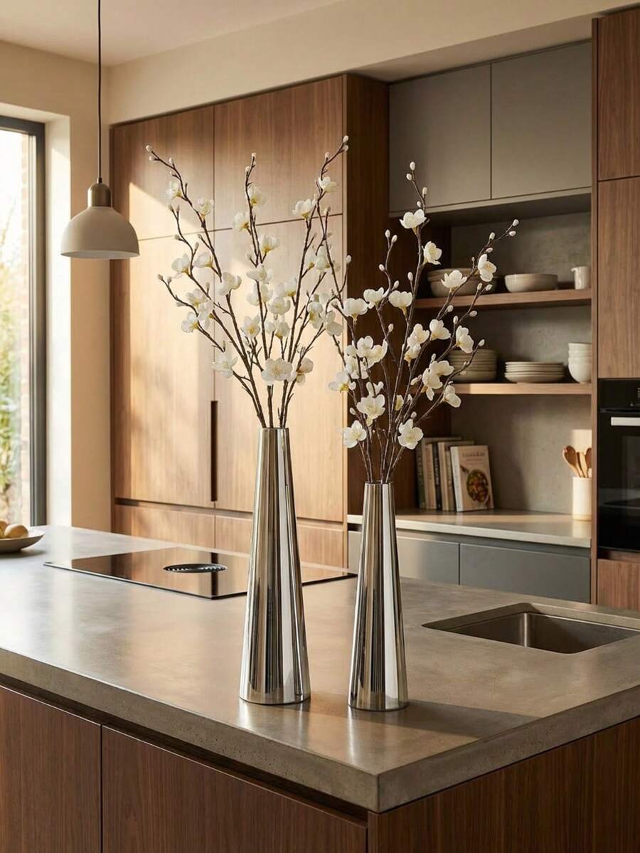 1 chiếc bình hoa hình nón tối giản bằng thép không gỉ, thích hợp để đặt trên bàn cà phê phòng khách, bàn ăn, bàn đầu giường phòng ngủ, bàn học hoặc tủ ở lối vào. Sản phẩm cũng có thể dùng làm quà tặng tân gia, quà cưới, quà kỷ niệm, quà sinh nhật và quà Ngày của Mẹ. - Nhiều phong cách - Xem 1