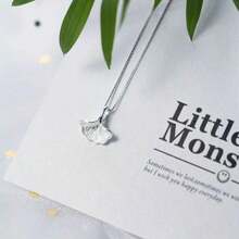 简约时尚925纯银银杏叶吊坠项链，优雅清新风格，女士之选 - 銀色 - 查看 3