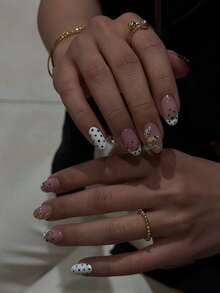 24 Peças de Unhas Postiças Ovais Curtas, Adesivos de Unhas Francesas com Estampa Floral Amarela e Poá, Material Acrílico, Inclui 1 Peça de Gel de Gelatina e 1 Peça Lixa de Unha, Arte de Unhas Floral Adequada para Mulheres e Meninas no Dia a Dia, Trabalho, Estudo e Festa - Multicolorido - Visão 3