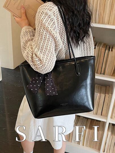 简约经典托特包，现代风格，配有波点丝巾装饰，时尚高端亮黑色单肩托特包，适合都市通勤，轻便实用大容量单肩包，适合大学生，顺滑拉链闭合，耐磨、耐用、防水PU材质，适合购物、通勤上班、度假、商务旅行、摄影和约会。