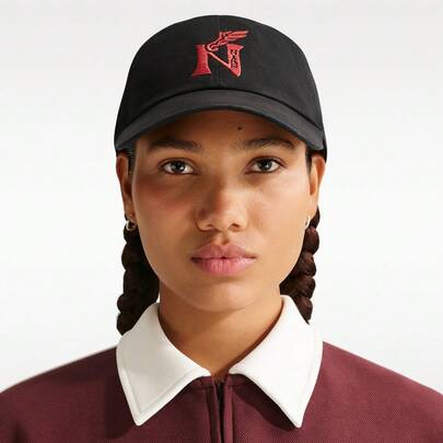 Nike UNKCLUB 男女通用款 UCBFTWSHL CNY 弯檐帽 IQ0979-010