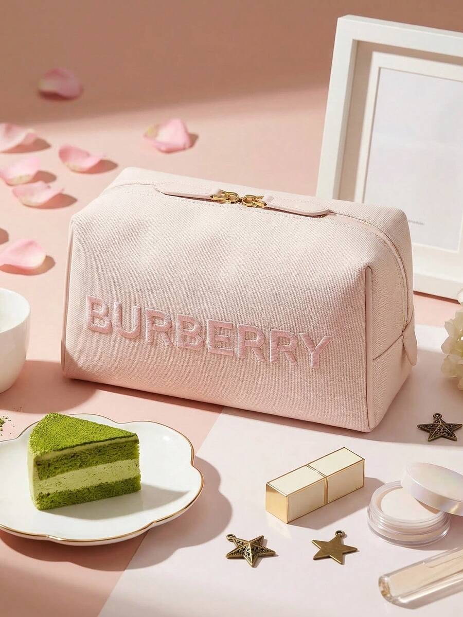 Burberry 粉色帆布化妆包，带拉链，饰有刺绣字母和皮革拉链头，内部空间宽敞，设有内袋。 - 淡粉紅色 - 查看 1