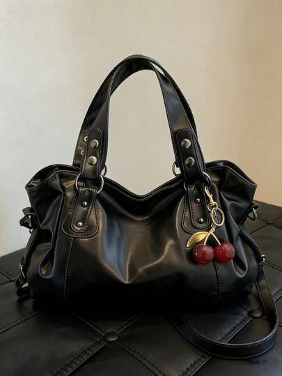 Đây là một chiếc túi đeo vai thời trang và đa năng, một chiếc túi xách tay/đeo vai đa dụng, màu trơn, dung tích lớn, chất liệu PU cổ điển, có khóa kéo, được trang trí bằng mặt dây chuyền hình quả anh đào, dành cho nữ, với thiết kế hai quai xách, rất phù hợp cho mua sắm, du lịch, đi chơi và nhiều dịp khác nhau.