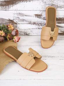 Sandal đế bằng da PU khoét lỗ mũi vuông họa tiết da báo màu trơn dành cho nữ, kiểu dáng thanh lịch, năng động, gợi cảm, thích hợp cho kỳ nghỉ hè. - Màu be - Xem 2