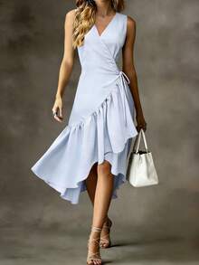 Vestido de mujer de longitud media con cuello en V y volantes en el bajo - Vestido casual de vacaciones sin mangas asimétrico, estilo de playa y calle, elegante de verano - Gris Claro - Ver 1