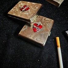 手工复古3D荆棘心形雕刻香烟盒，便携式收纳盒，吸烟配件，送给男友、女友、闺蜜的节日礼物 - 銀色 - 查看 3