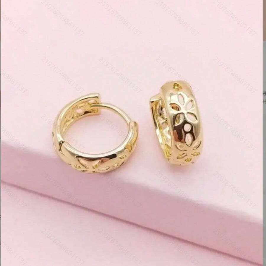 一对镂空梅花铜质耳环，简约时尚 - 金黃色 - 查看 1