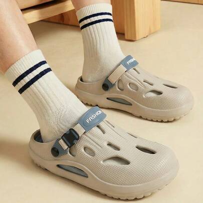 Sandalias de moda minimalista para hombres, cómodas y versátiles, de fácil deslizamiento, antideslizantes para el baño, transpirables y con diseño hueco