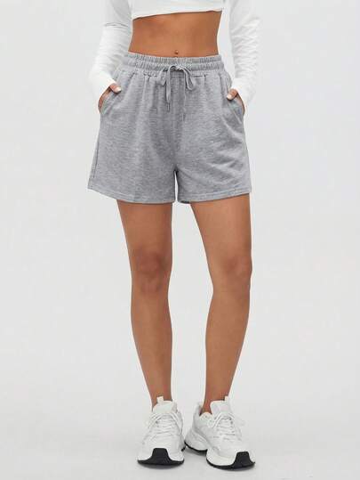 女士标准尺码夏季运动短裤一件装；弹性腰带设计；适合健身、跑步、室内瑜伽、通勤等场合；休闲百搭设计，带侧袋，无腰带环。