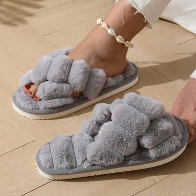 新款菱形毛绒拖鞋，亲肤保暖舒适，EVA防滑鞋底，休闲家居服