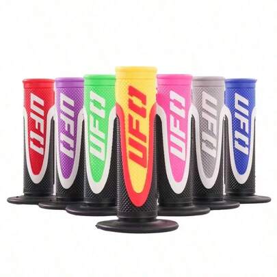 1对通用型22mm防滑橡胶摩托车把套，适用于越野摩托车、沙滩车和摩托车。