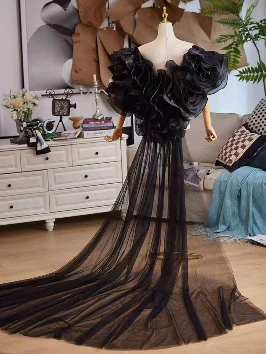 欧美风格新娘礼服,配以优雅的手工花卉装饰披肩和网纱拖尾 - 黑色 - 查看 1