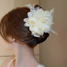 1pc Fashionable Elegant Mesh Feather Flower Hair Clip - Pale Yellow - View 5