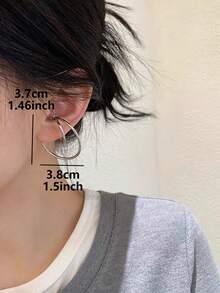 1 Đôi khuyên tai vòng hình học tối giản độc đáo, thiết kế cá tính, phóng khoáng, phù hợp cho nữ giới sử dụng hàng ngày, đi nghỉ mát, dạo phố, phụ kiện thời trang. - Bạc - Xem 6