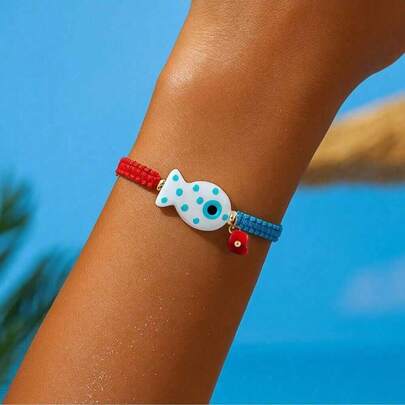 1条波西米亚风彩色小鱼手链，适合女性日常通勤和度假聚会佩戴，朋友、情侣皆宜，可作闺蜜礼物、生日礼物或心仪之选。