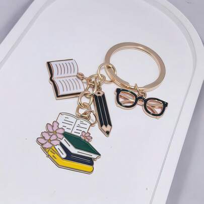 Bộ sưu tập tốt nghiệp: Mặt dây chuyền mũ tốt nghiệp, mặt dây chuyền sách, mặt dây chuyền chủ đề tựu trường, móc khóa ba lô, mặt dây chuyền, đồ lưu niệm truyền cảm hứng về trường học, phụ kiện túi xách, móc khóa điện thoại, quà sinh nhật, quà tặng sáng tạo, quà tặng tựu trường, móc khóa đôi, móc khóa du lịch. Thích hợp làm quà tặng hoàn hảo cho bạn gái, bạn thân, anh trai và bạn bè.