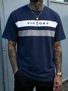 Simple Studio | Nueva camiseta casual de manga corta para hombre con bloques de color, rayas y parches con letras, adecuada para el verano, cómoda y transpirable | Moda de vanguardia - Azul Marino - Ver 4