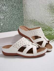 Sandalias de plataforma con diseño láser perforado, de estilo retro y sexy para mujer, sandalias de cuña, para looks de verano - Blanco - Ver 5