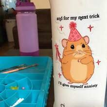 1 Miếng Decal Vinyl PVC Chống Thấm Nước Có Thể Tháo Rời 3 Inch Hình Chú Chuột Hamster Ngộ Ngộ Đội Mũ Tiệc Cầm Đũa Ma Thuật "Và trò ảo thuật tiếp theo của tôi là tự tạo ra sự lo lắng cho chính mình" Meme Tự Chế Thù Mỉa Mai Về Sự Lo Lắng Meme Lan Truyền Thế Hệ Z Hài Hước Về Sức Khỏe Tâm Thần Kawaii Hình Động Vật Dễ Thương - 3*2,1 inch - Xem 8