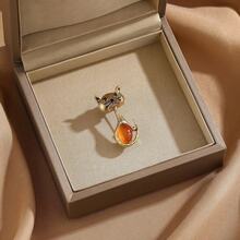 1pc Cute Cat Brooch, Niche High-End Lapel Flower, Fashion Versatile Cat Eye Stone Suit Brooch Accessory - Multicolor - View 1