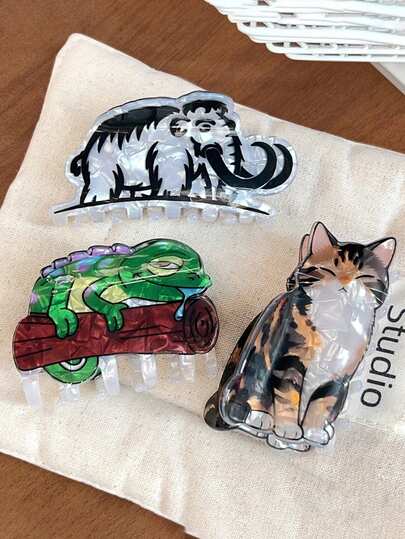 1个创意趣味动物爪夹，蜥蜴、猛犸象、小猫造型PVC发夹，中号半扎发夹，可爱独特，适合日常、休闲、优雅场合佩戴