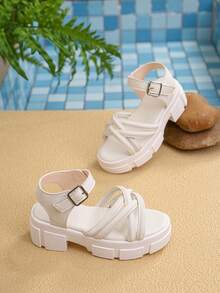 1双新款夏季儿童白色编织交叉厚底凉鞋，女童简约休闲金属扣露趾拖鞋，幼儿软底防滑透气日常穿着及户外鞋 - 米色 - 查看 2