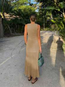 Senya 2026 New Deep V-Neck Sleeveless Knit Dress, French Elegant Style With Ribbed Fishtail Hem, Slim-Fitting And Flattering, Suitable For Daily Commute, Beach Vacation, Or Dates - Apricot - View 7